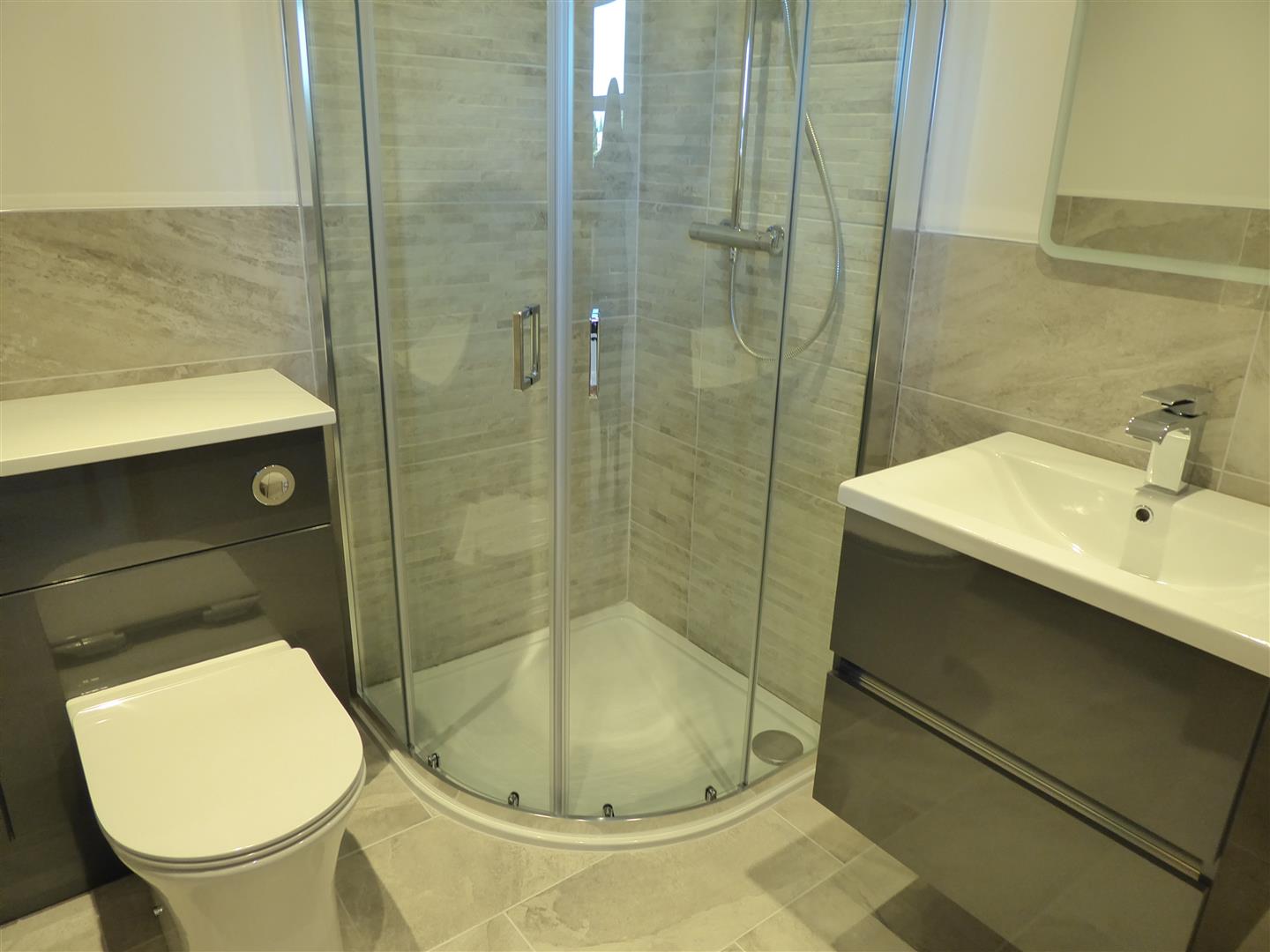 SHOWER ROOM/WC